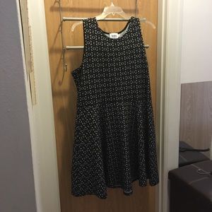 Leota 3L fit-and-flare sleeveless dress